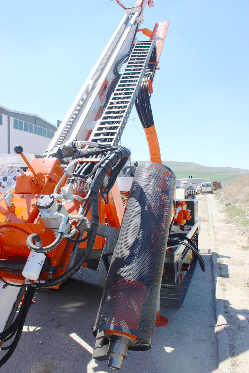 Crawler excavator